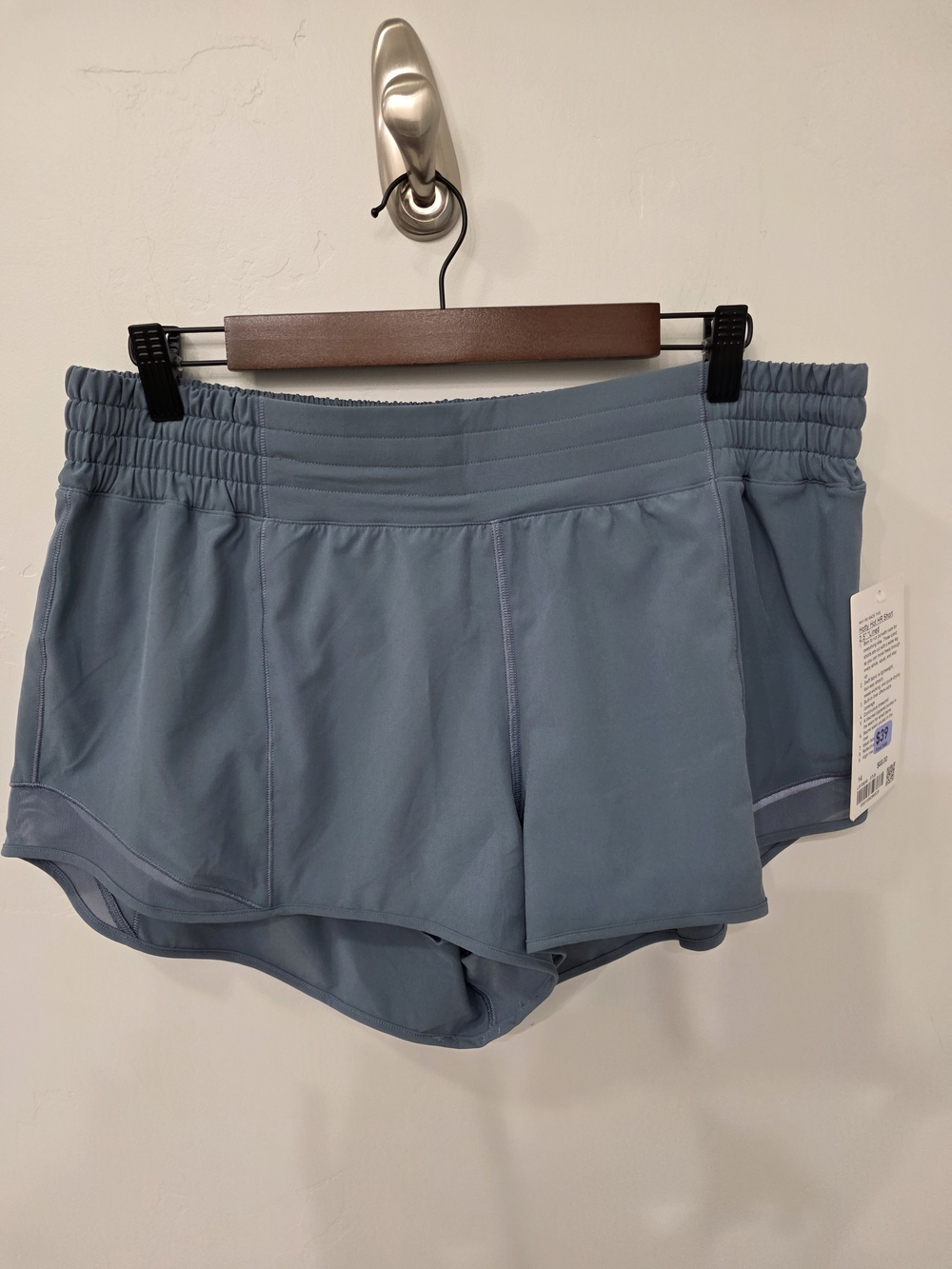 Lululemon Hotty Hot HR Short 2.5" Size 14